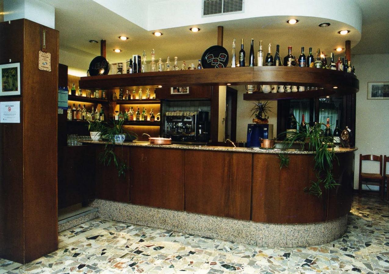 ホテルRistorante Primula Bianca ヴァルツィ エクステリア 写真